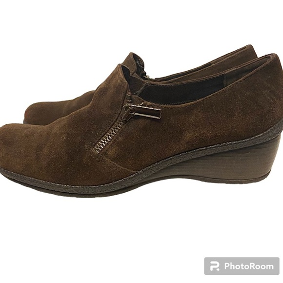 Aquatalia Genuine Suede Low Wedge Side Zip Round Toe Shoes By Marvin K. Brown - Picture 5 of 6